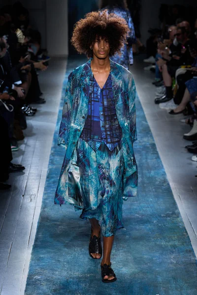 Look 12